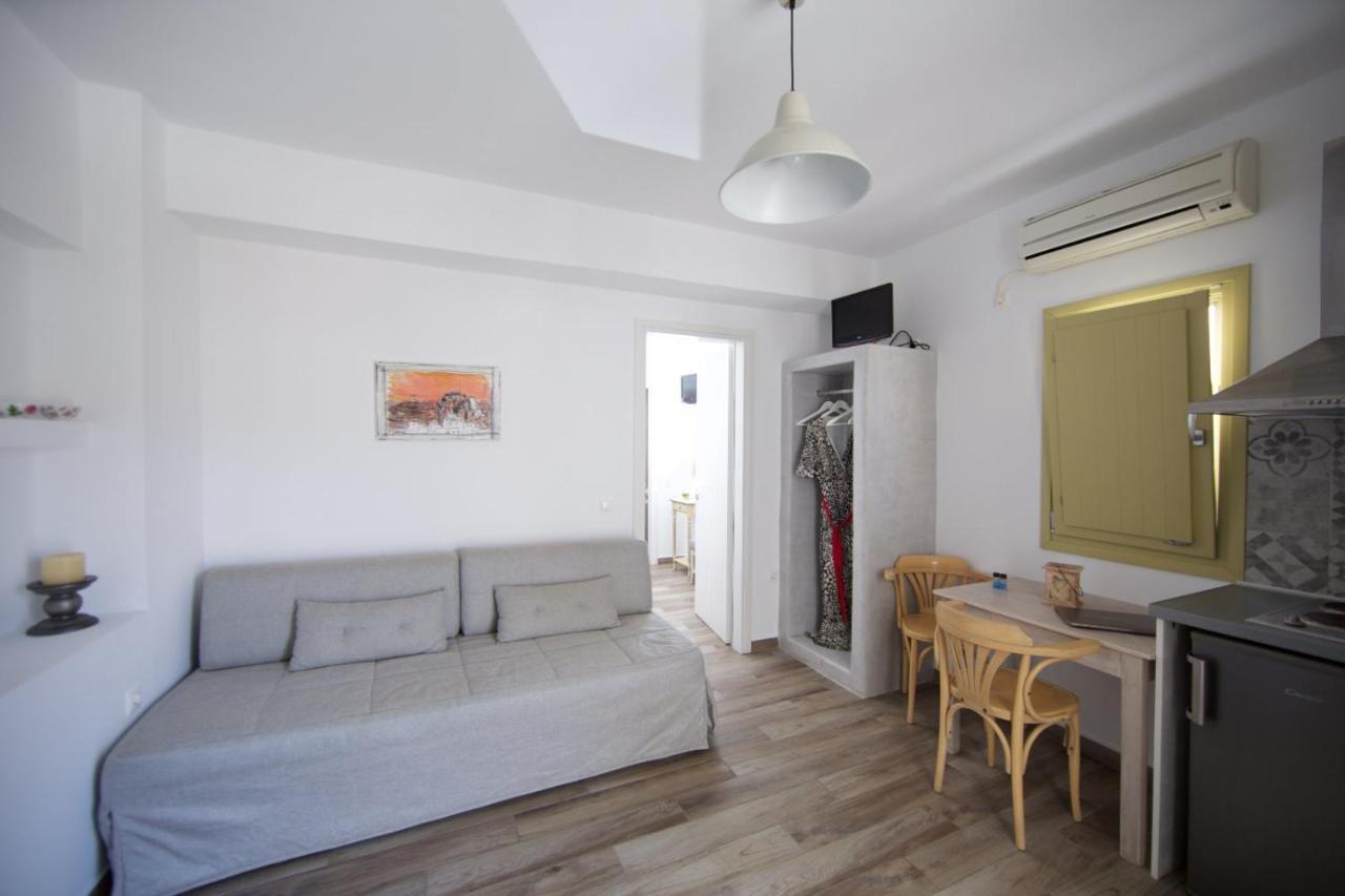 Diasino Apartments And Car Rental Katapola Exterior photo